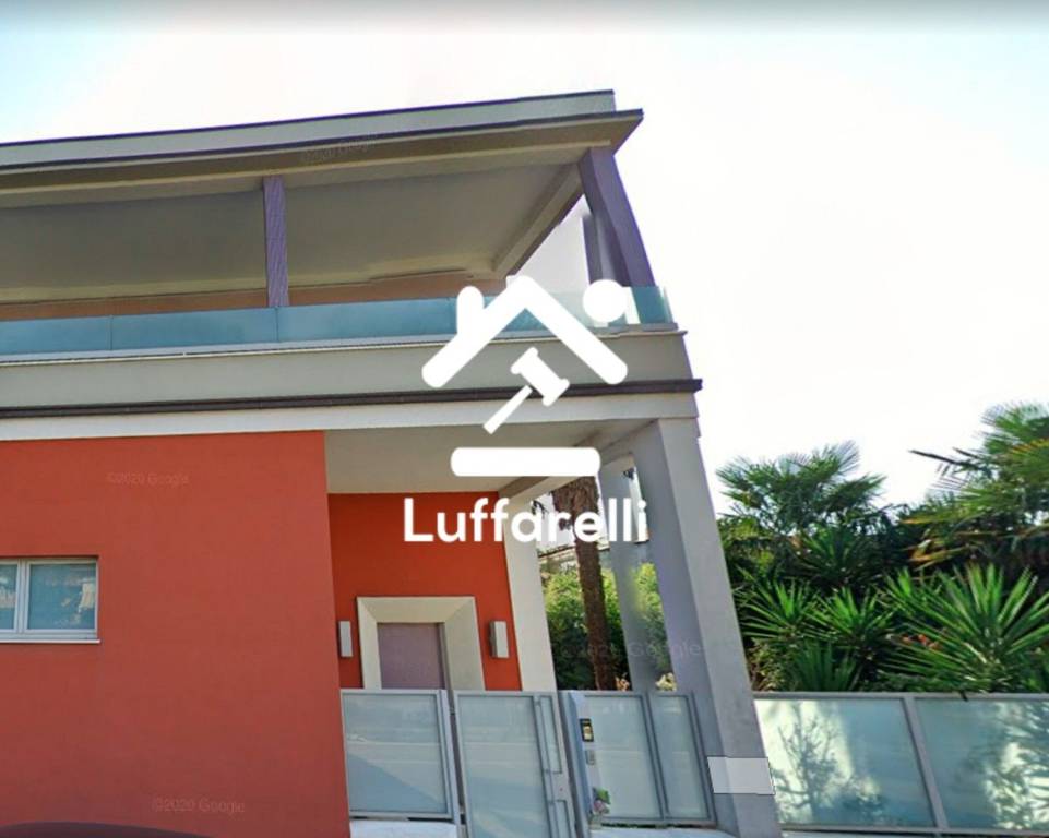 casa indipendente in vendita a Chiaravalle