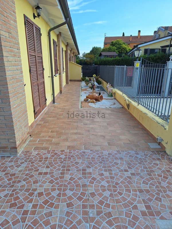 casa indipendente in vendita a Chiaravalle