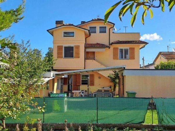 casa indipendente in vendita a Chiaravalle