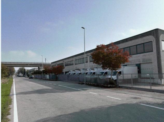 locale commerciale in vendita a Chiaravalle in zona Grancetta