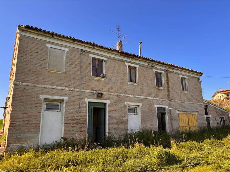 locale di sgombero in vendita a Chiaravalle