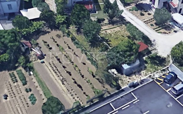 terreno edificabile in vendita a Chiaravalle