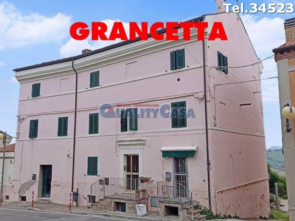 appartamento in vendita a Chiaravalle in zona Grancetta