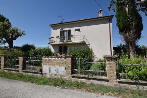casa indipendente in vendita a Chiaravalle