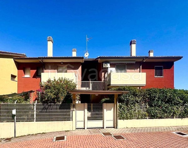 appartamento in vendita a Chiaravalle in zona Grancetta