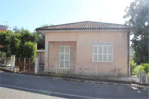 casa indipendente in vendita a Chiaravalle in zona Grancetta