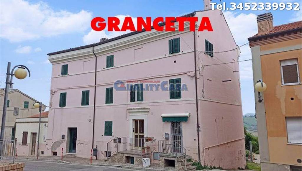 appartamento in vendita a Chiaravalle in zona Grancetta