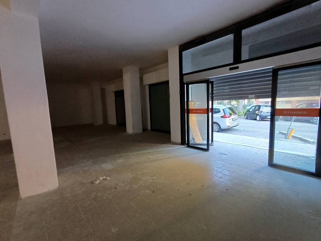 negozio in vendita a Chiaravalle