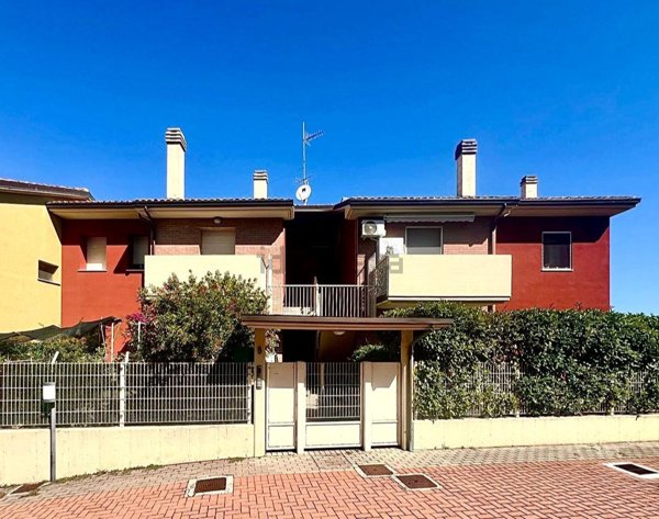 appartamento in vendita a Chiaravalle in zona Grancetta