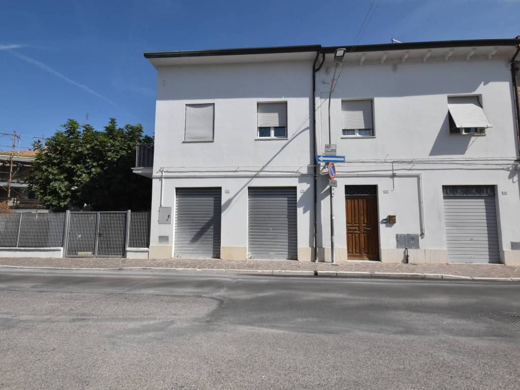 casa indipendente in vendita a Chiaravalle