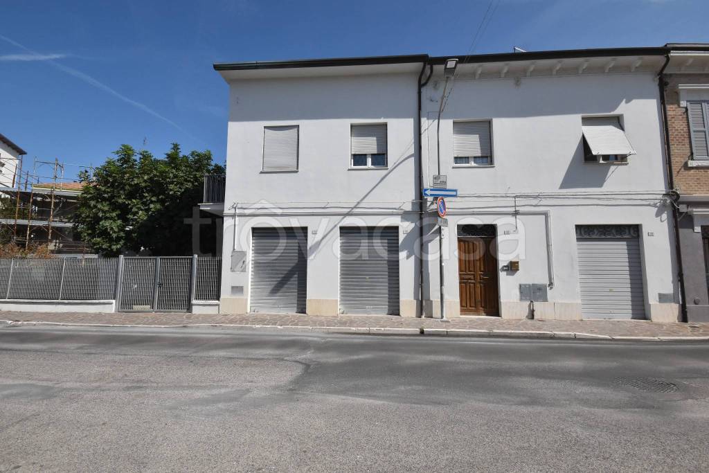 casa indipendente in vendita a Chiaravalle