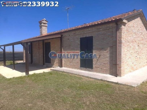 casa indipendente in vendita a Chiaravalle