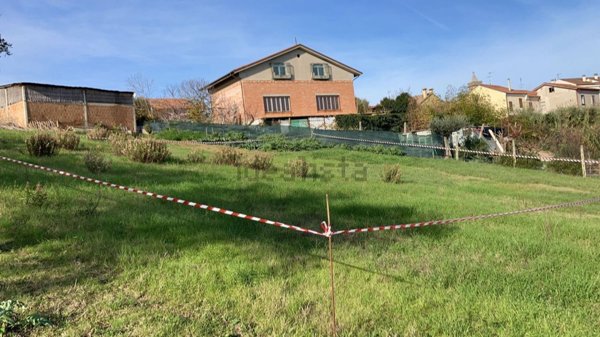 terreno edificabile in vendita a Chiaravalle in zona Grancetta