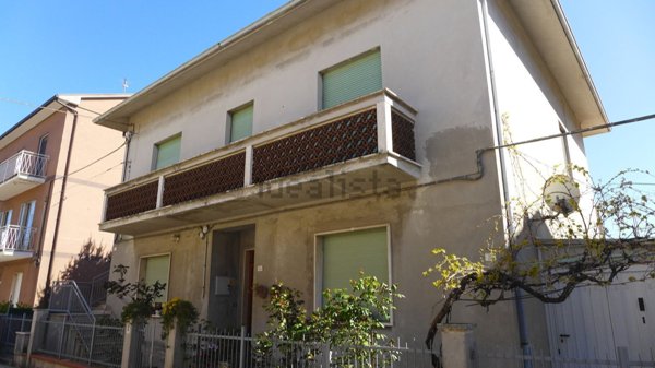 casa indipendente in vendita a Chiaravalle