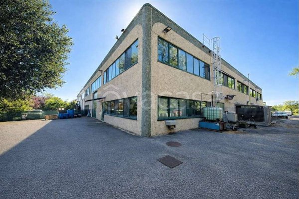 locale commerciale in vendita a Chiaravalle