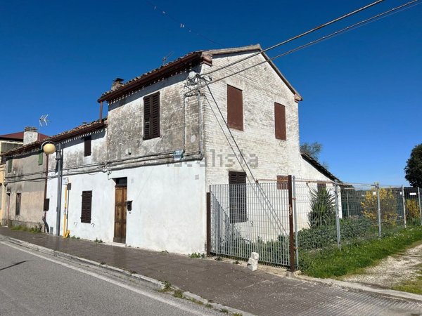 appartamento in vendita a Chiaravalle in zona Grancetta