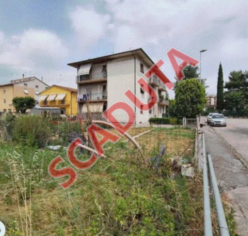 terreno edificabile in vendita a Chiaravalle