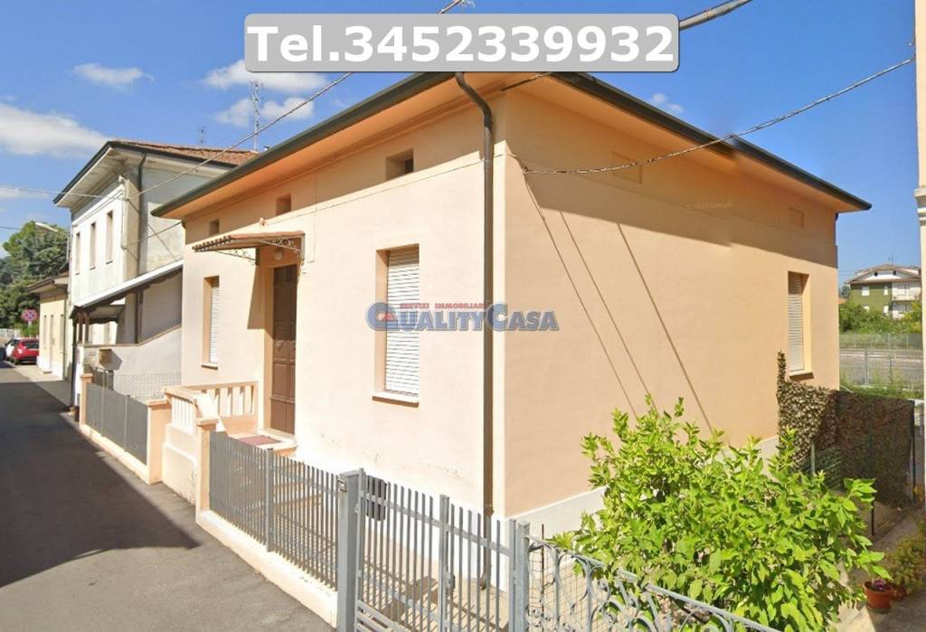 casa indipendente in vendita a Chiaravalle