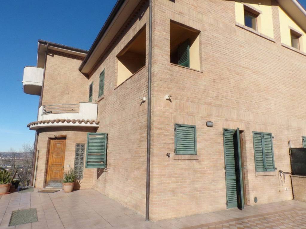 casa indipendente in vendita a Chiaravalle