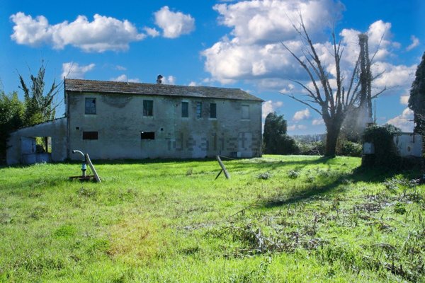 casa indipendente in vendita a Chiaravalle