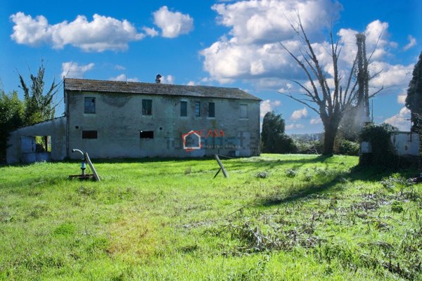 casa indipendente in vendita a Chiaravalle