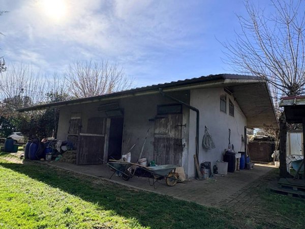 casa indipendente in vendita a Chiaravalle