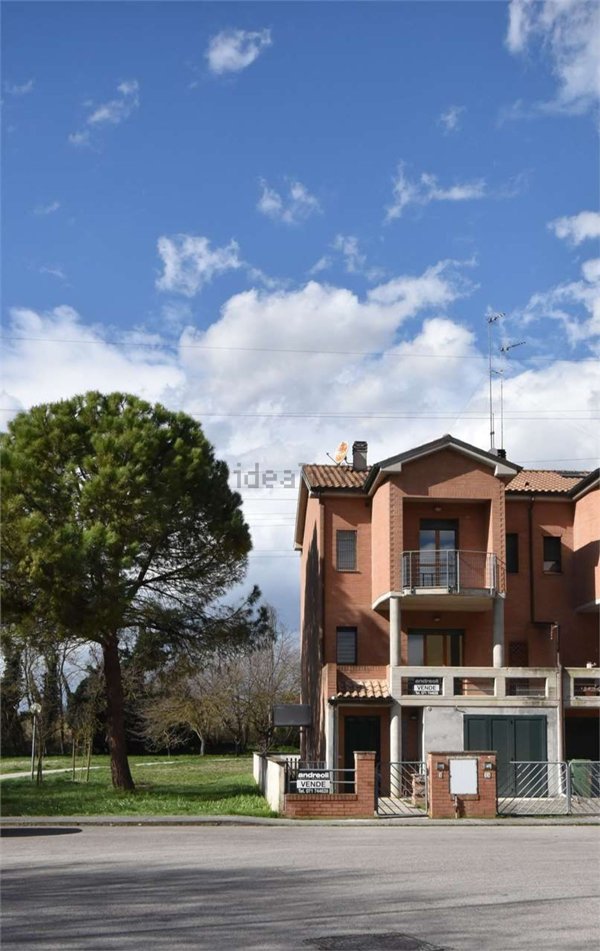 casa indipendente in vendita a Chiaravalle