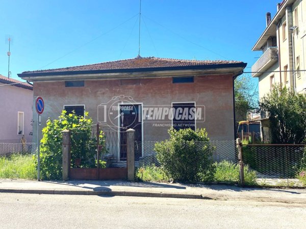 casa indipendente in vendita a Chiaravalle
