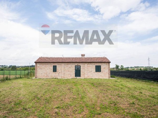 casa indipendente in vendita a Chiaravalle