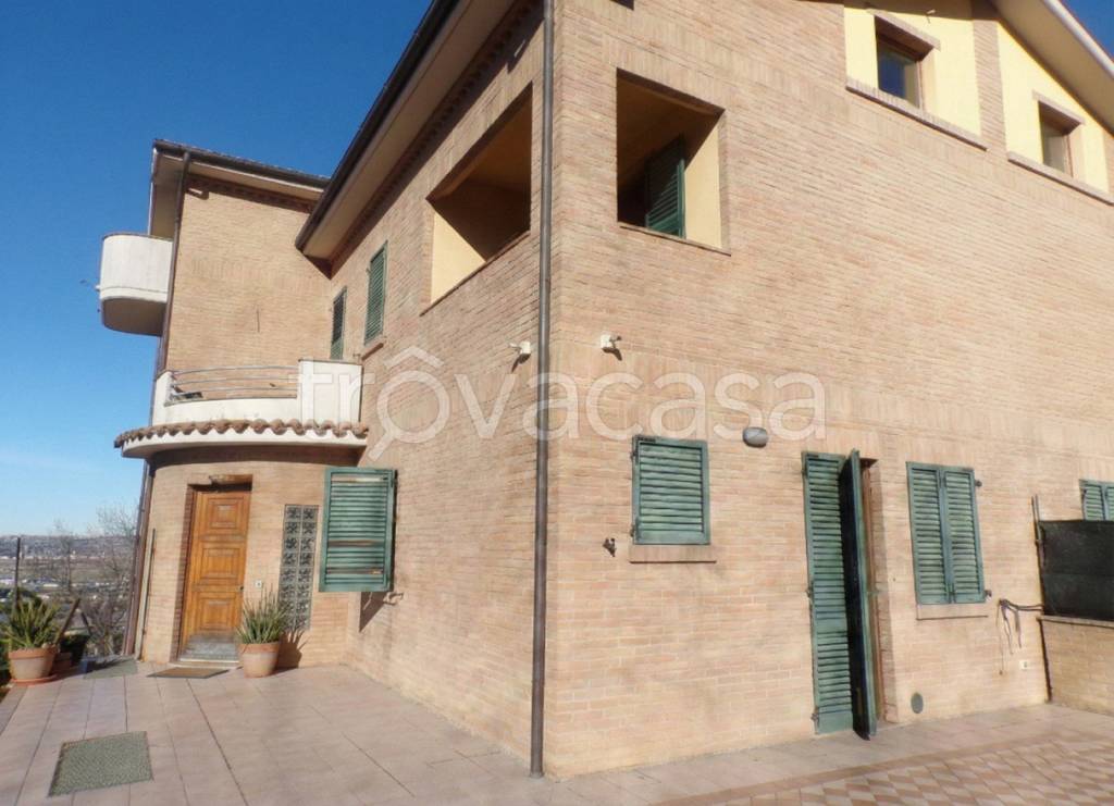 casa indipendente in vendita a Chiaravalle in zona Grancetta