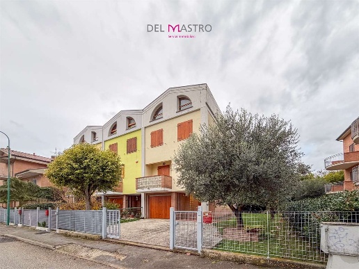 casa indipendente in vendita a Chiaravalle