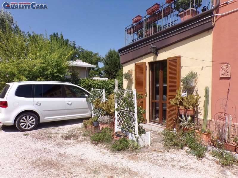 appartamento in vendita a Chiaravalle in zona Galoppo