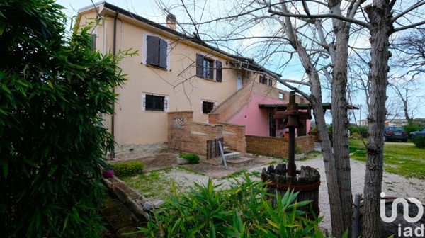 casale in vendita a Corinaldo in zona Sant'Isidoro