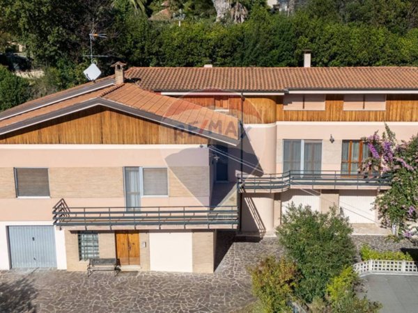 casa indipendente in vendita a Corinaldo