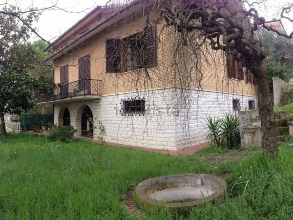 casa indipendente in vendita a Corinaldo