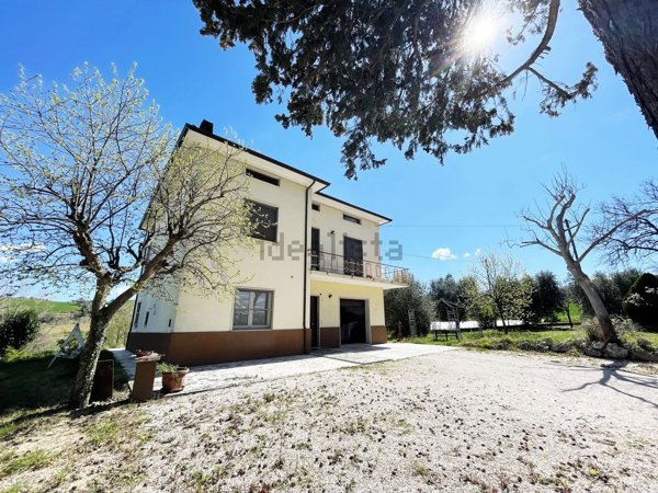 casa indipendente in vendita a Corinaldo