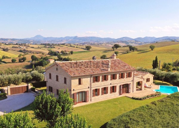 casa indipendente in vendita a Corinaldo