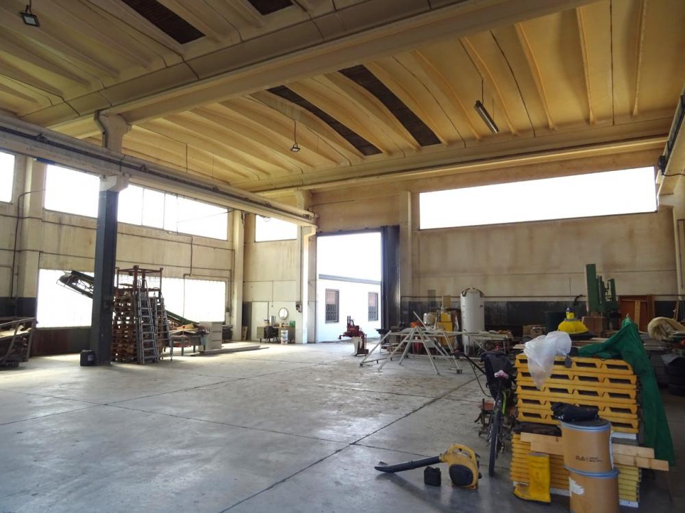 locale di sgombero in vendita a Corinaldo