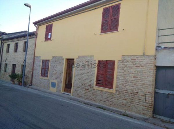 casa indipendente in vendita a Corinaldo