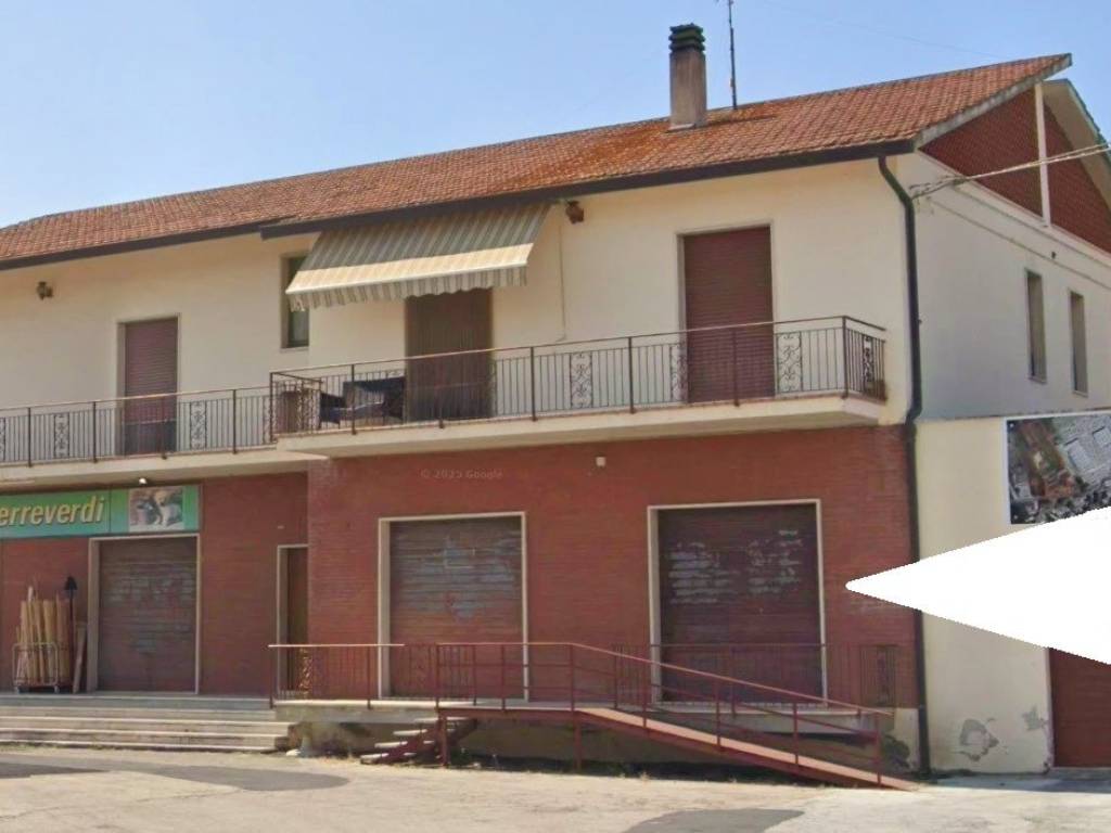negozio in vendita a Corinaldo in zona Nevola