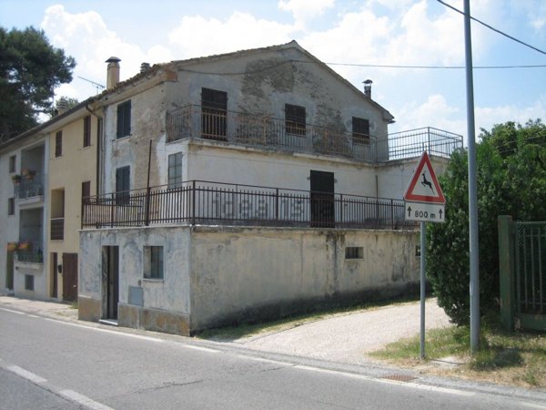 casa indipendente in vendita a Corinaldo