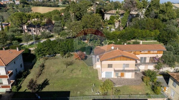 casa indipendente in vendita a Corinaldo