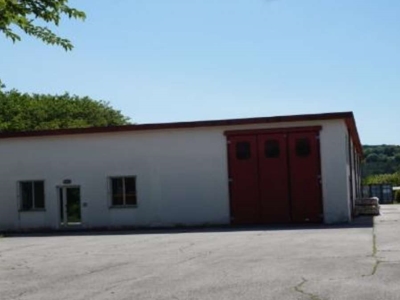 locale commerciale in vendita a Corinaldo in zona Nevola