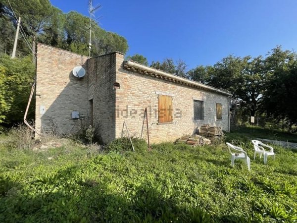 casa indipendente in vendita a Corinaldo