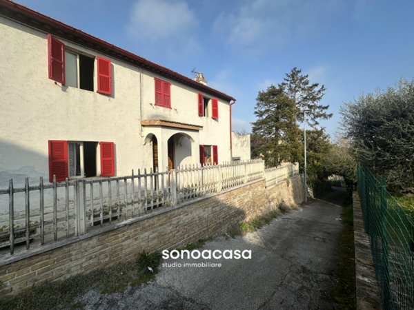 casa indipendente in vendita a Corinaldo