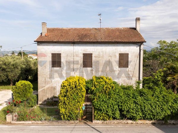 casa indipendente in vendita a Corinaldo