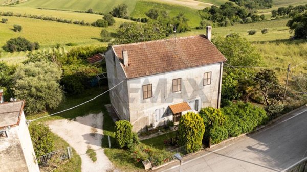 casa indipendente in vendita a Corinaldo in zona Ville