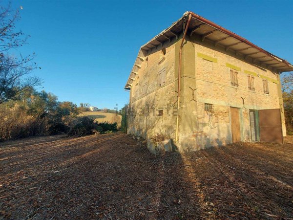 casale in vendita a Corinaldo in zona Santa Maria