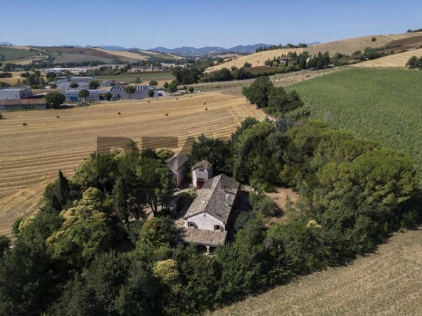 casa indipendente in vendita a Corinaldo in zona Nevola
