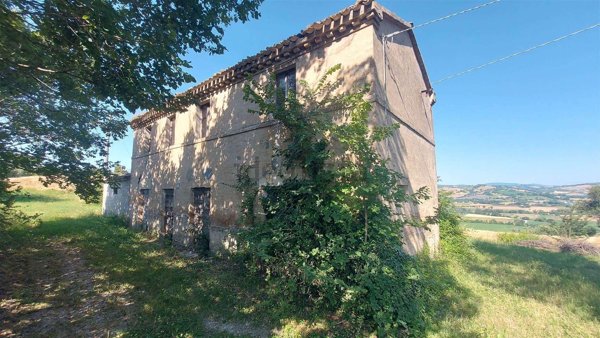 casa indipendente in vendita a Corinaldo